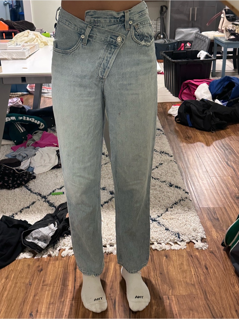 High-Waisted Light Wash criss cross Jeans - Light Blue AGOLDE